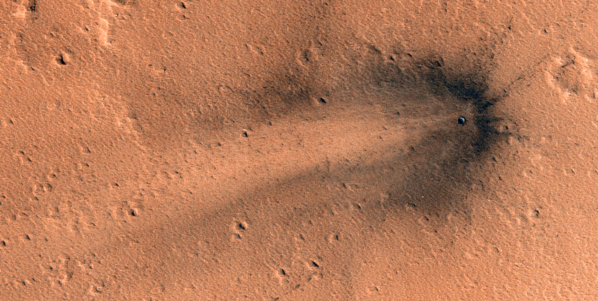 Новый марсианский кратер в цвете